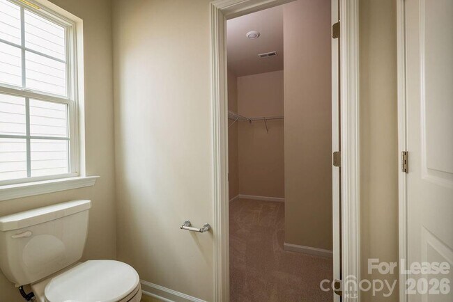 Building Photo - 1709 Heron Ct