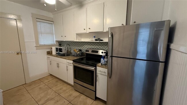 Building Photo - 2153 SW 14th Terrace