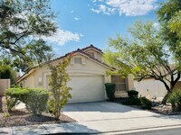Building Photo - WONDERFUL SINGLE STORY 3 BED 2 BATH HOME I...