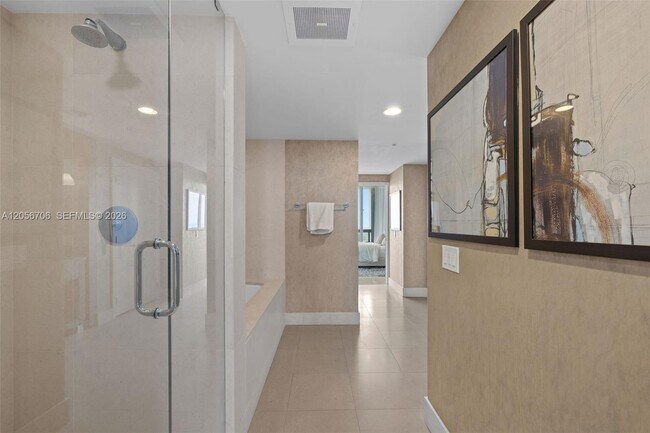 Building Photo - 6899 Collins Ave