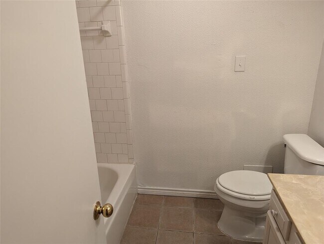 Building Photo - 5150 Prairie Ridge Rd