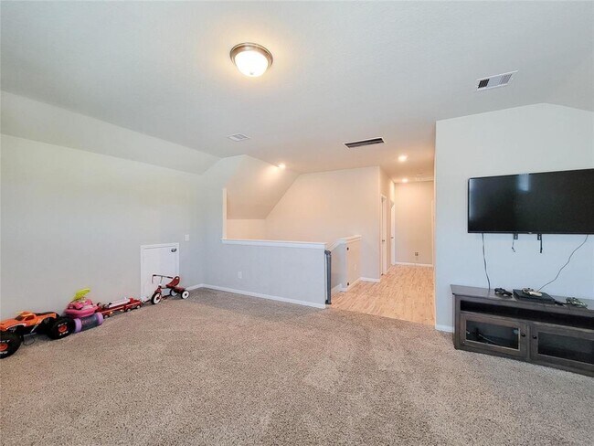 Building Photo - 2211 E WInding Pines