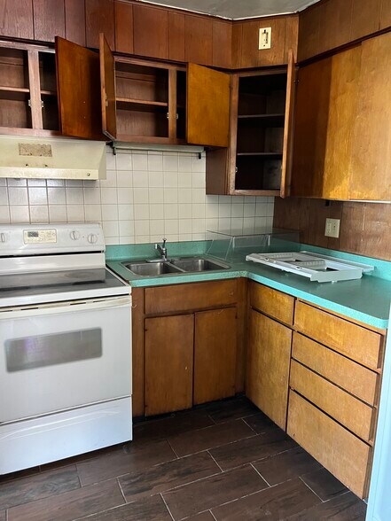 Building Photo - 220 N 4th St