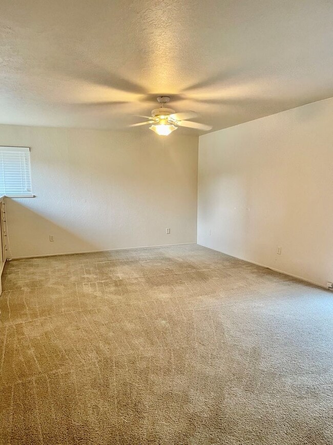 Building Photo - Just reduced!