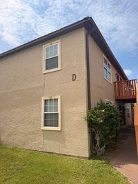 Building Photo - 6321 Lenawee St