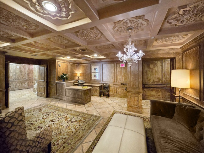 Building Photo - 10795 Wilshire Blvd