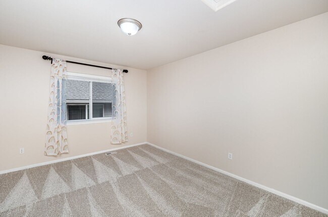 Building Photo - Stylishly updated 4 BedroHome in Park at C...