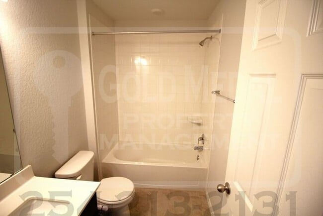 Building Photo - 1003 Torino St