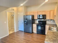 Building Photo - 3 Bed, 2.5 Bath Townhome in West Greeley. ...