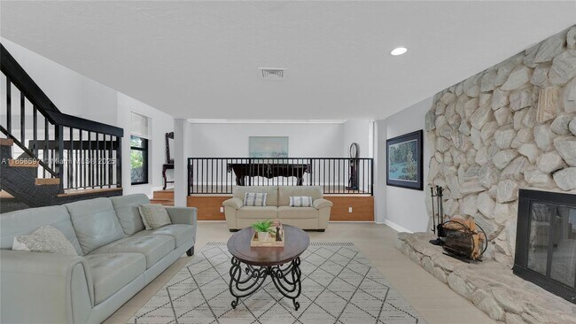 Building Photo - 540 SW 101st Ave