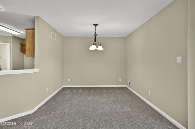 Building Photo - Super Nice Shelbyville Condo For Rent
