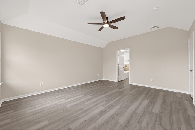 Building Photo - 21406 Forest Colony Dr