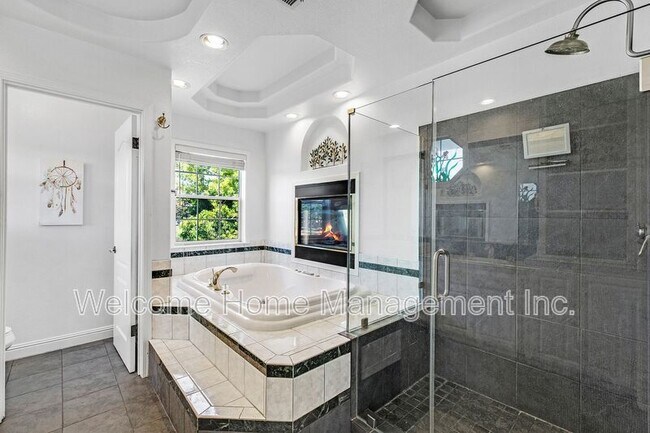 Building Photo - 5246 Hebrides Ct