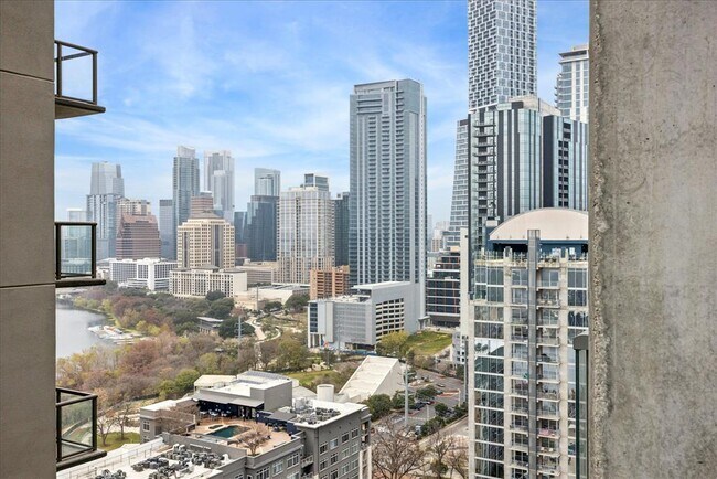 Building Photo - 44 East Ave