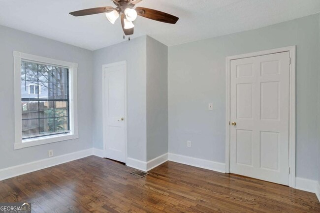 Building Photo - 2542 White Oak Dr