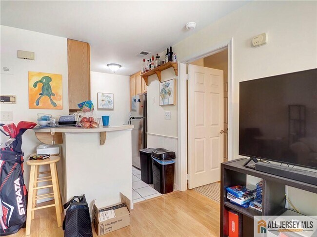 Building Photo - 130 Longfield Ct
