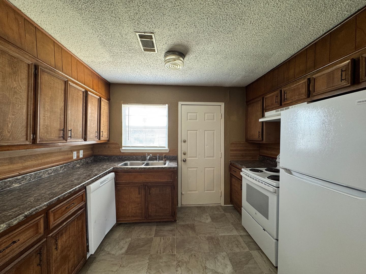 Building Photo - 804-804 Williamson Dr