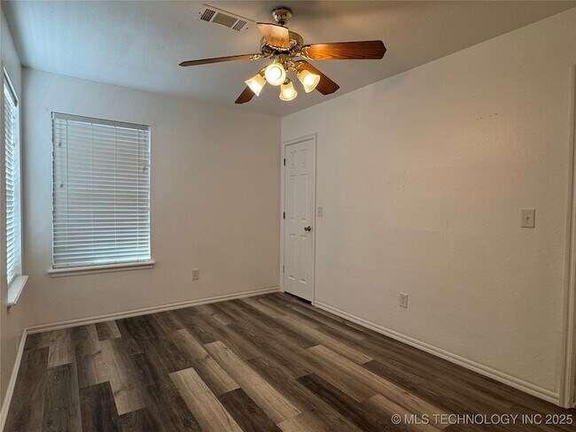 Building Photo - 13639 S Nyssa Ct