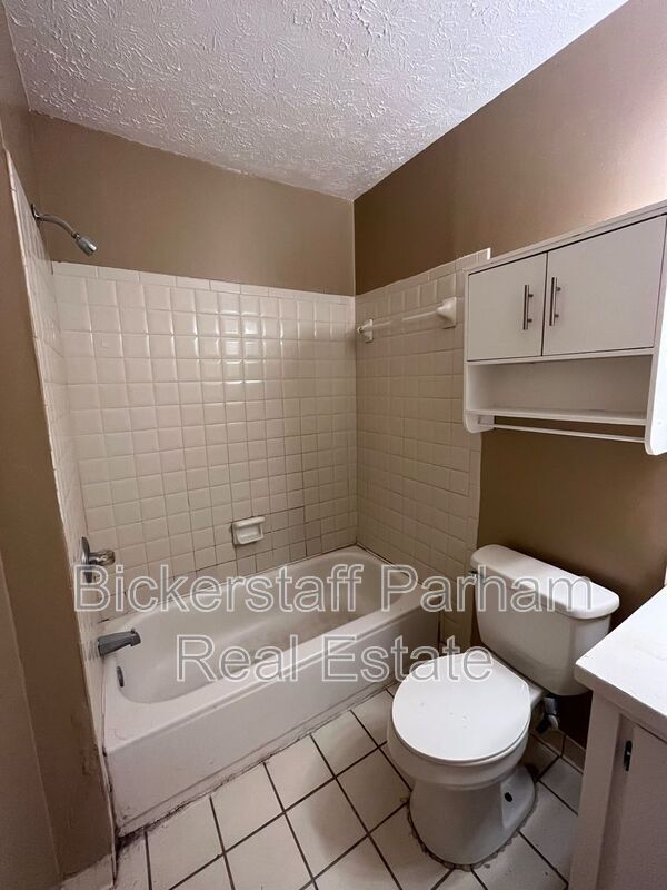 Building Photo - 2911 Gardenia St