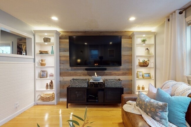 Building Photo - 37 Marivista Ave