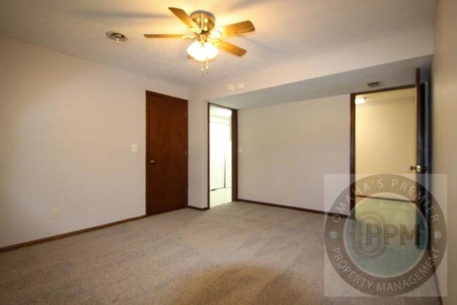 Building Photo - Discover a spacious 3Bd/2.5Ba home