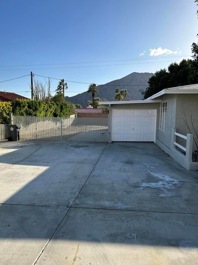 Building Photo - 53548 Avenida Vallejo