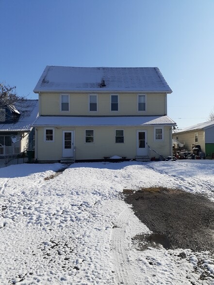 rear - left side off street parking - 341 Summerhill Ave