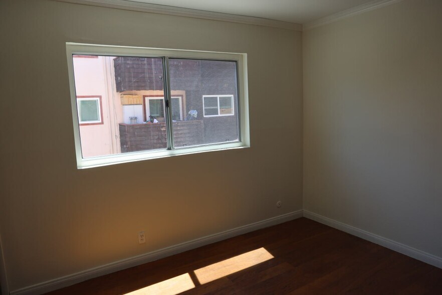 Building Photo - 5403 Newcastle Ave