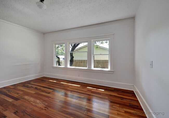 Building Photo - 6015-6017 SE 99th Ave