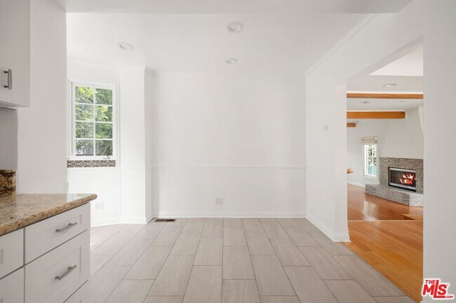 Building Photo - 2980 Haddington Dr