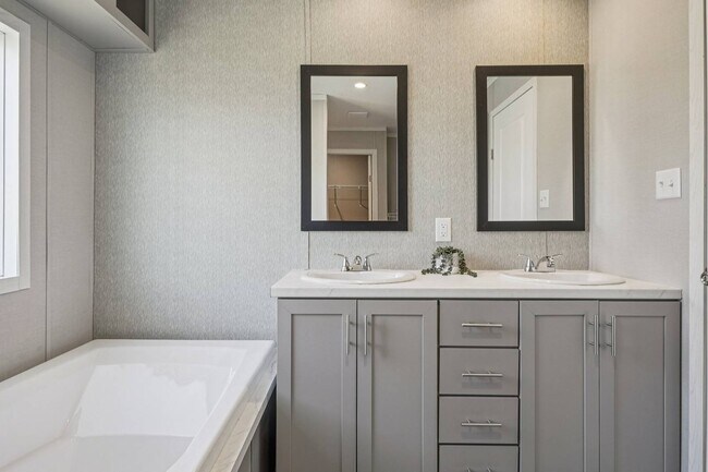 Building Photo - 1616 American Dr