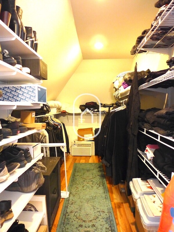 Building Photo - 26 Turner St