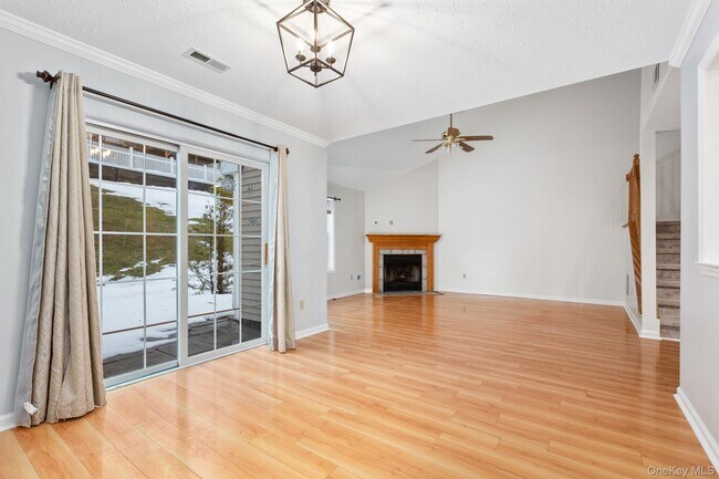 Building Photo - 104 Sparrow Ridge Rd