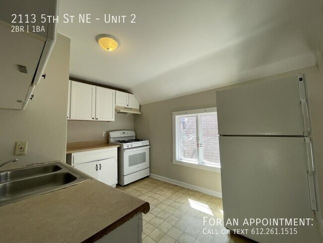 Building Photo - 2113 5th St NE