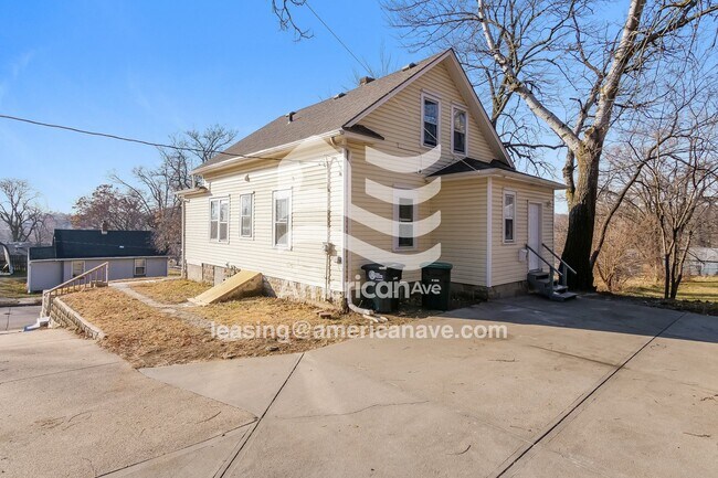 Building Photo - 4258 Laurel Ave