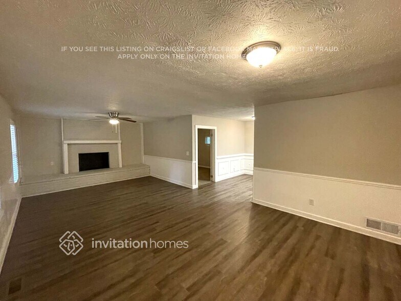 Building Photo - 3172 Fern Valley Dr SW