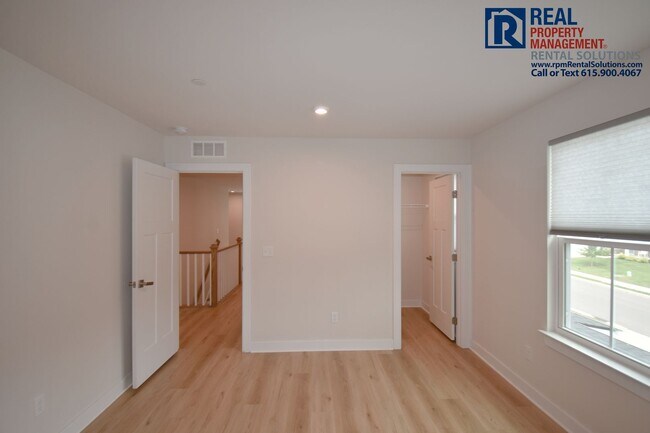 Building Photo - Luxury 4 bd 3.5 bath with office, bonus ro...