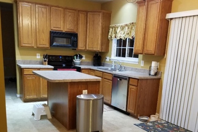 Kitchen - 5309 Gunston Hall Dr