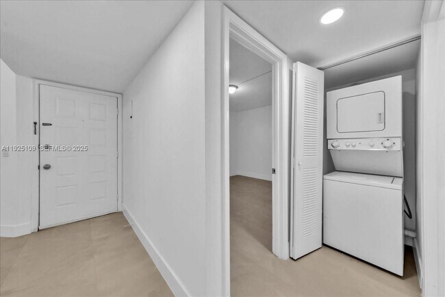 Building Photo - 650 SW 124th Terrace