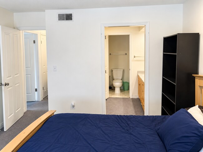 Building Photo - 1533 N 550 W