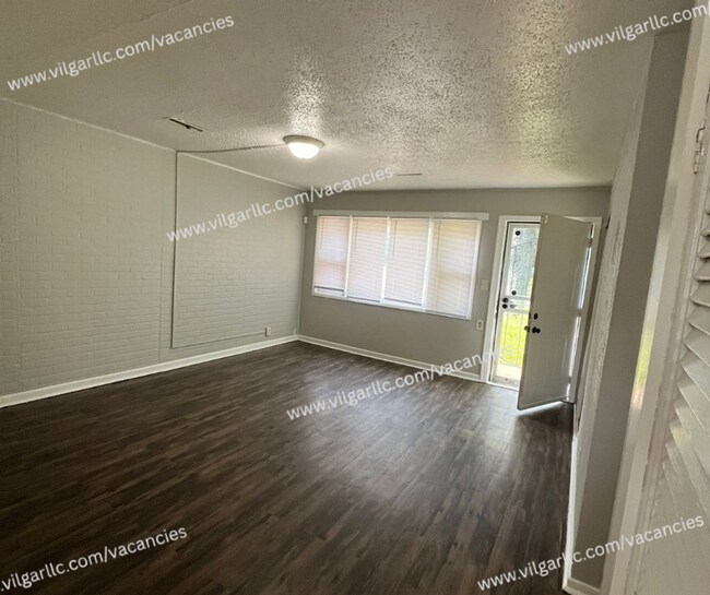 Building Photo - For Rent! 3 Bedrooms | 1 Bathroom | Single-Family Home