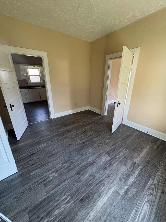 Building Photo - Spacious Home for Rent!