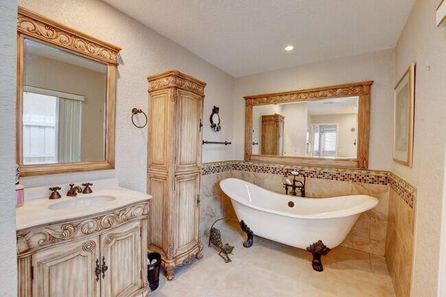 Building Photo - 11511 Island Lakes Ln