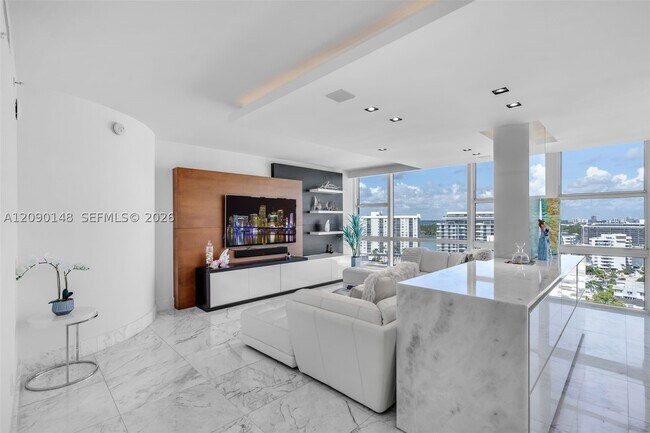 Building Photo - 6801 Collins Ave
