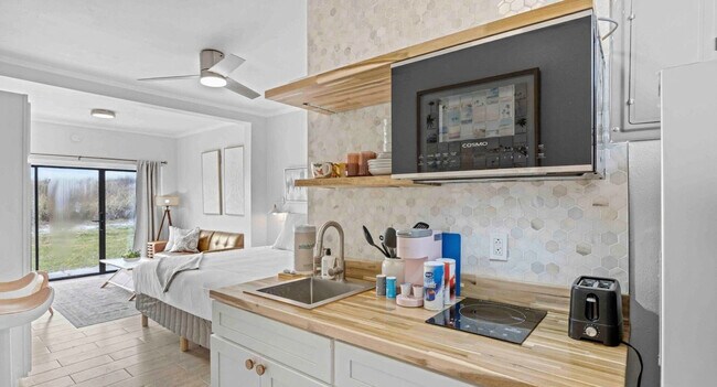 Building Photo - 460 Abalone Ct