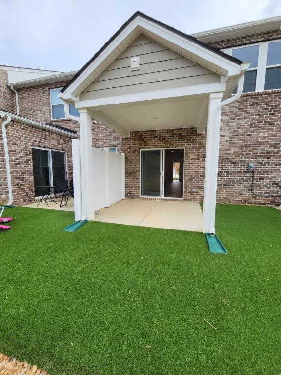 Building Photo - 7120 Mapleside Ln