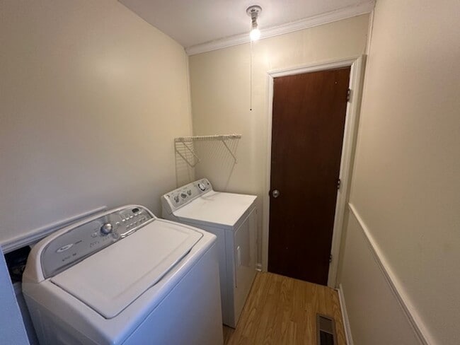 Building Photo - SCH1116