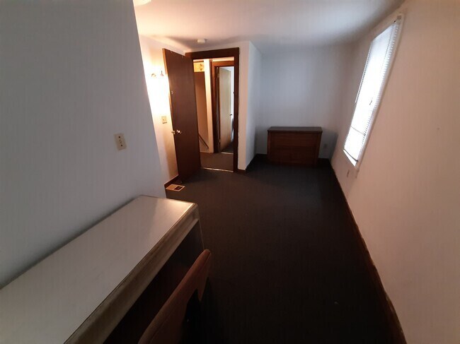 Building Photo - 317 Hillview Pl
