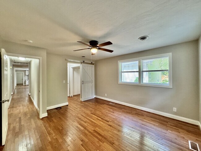 Building Photo - Recently Updated 4-Bedroom Ranch Home w/a 2 Bedroom Guest Cottage! Ready 04-23-26! Pet Friendly Home