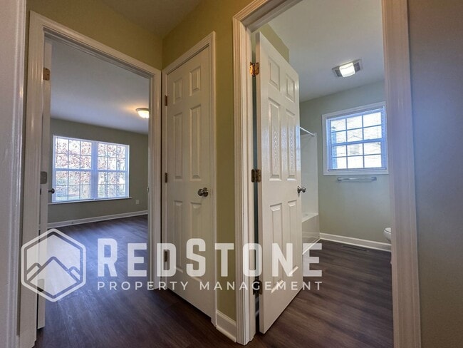 Building Photo - 2224 May Dr